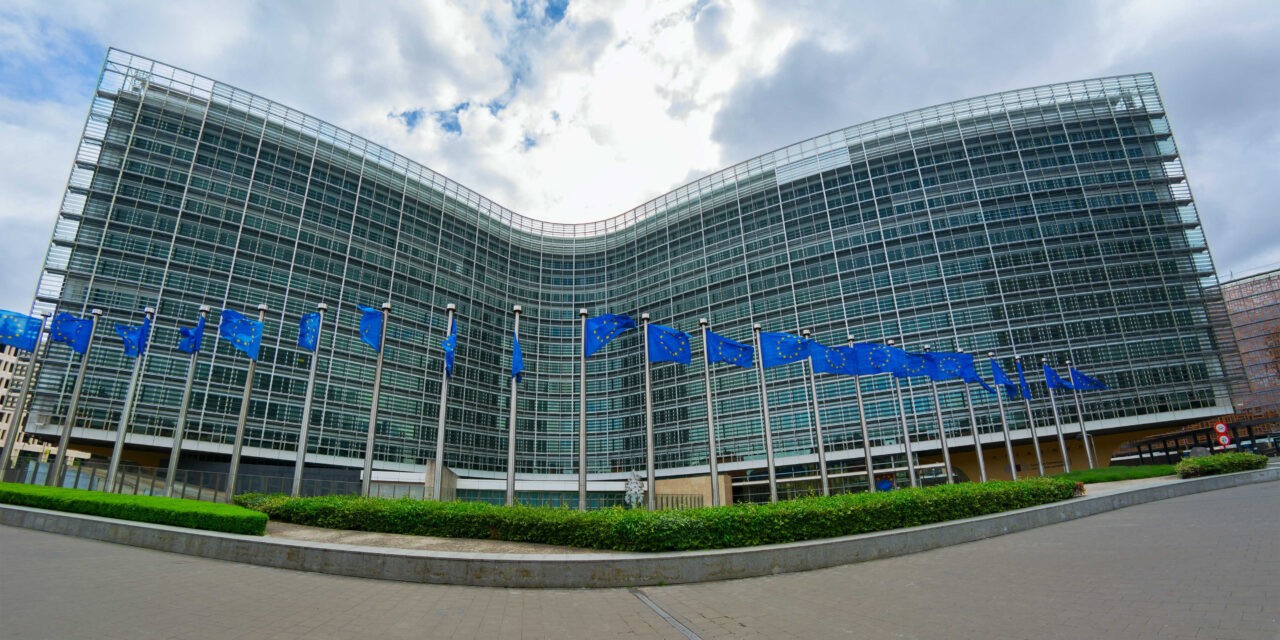 Az Európai Bizottság a csatlakozási tárgyalások megkezdését javasolja Ukrajnával és Moldovával