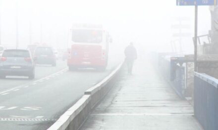 Köd nehezíti a közlekedést Szerbia útjain
