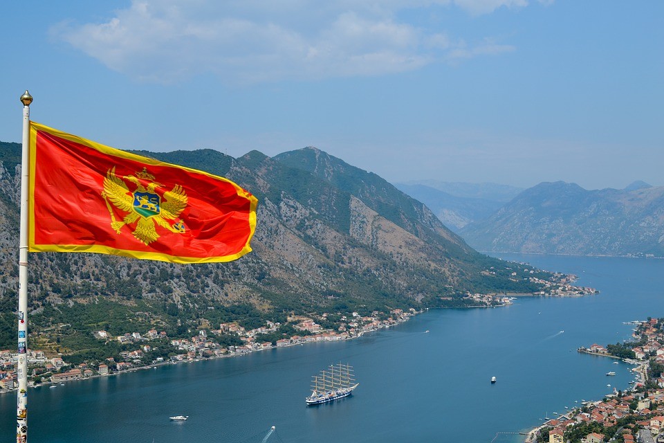 Montenegró további négy orosz diplomatát utasított ki