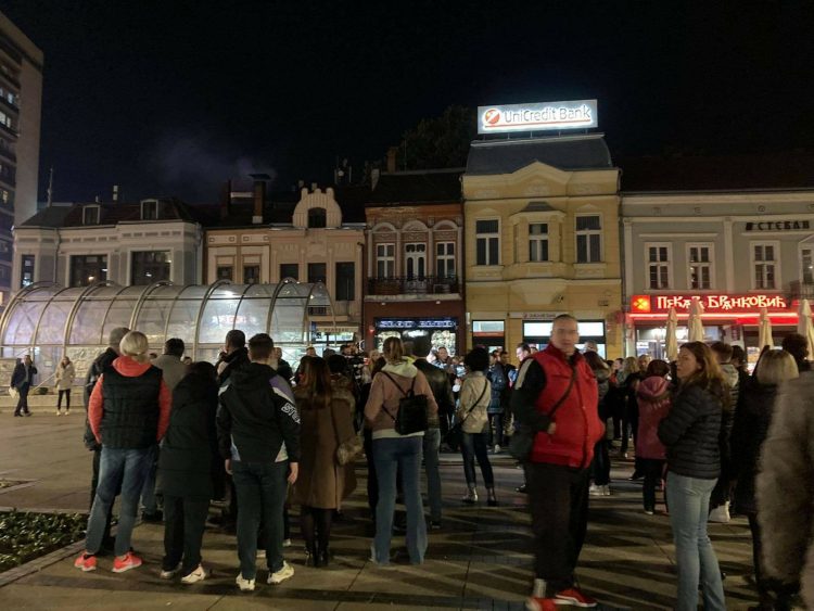 Utcára vonultak az emberek Belgrádban és Nišben