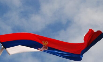 Szerbia kilencvenezer euróért rendel árbócot