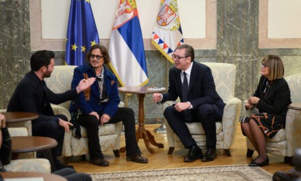 Johnny Depp felkereste Vučić elnököt (Fotó)