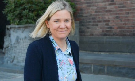 Néhány órával a kinevezése után lemondott Svédország első női miniszterelnöke