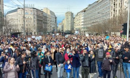 A légszennyezés ellen tüntettek Belgrádban