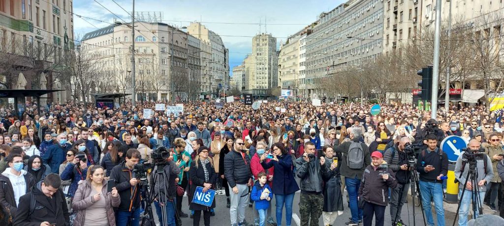 A légszennyezés ellen tüntettek Belgrádban