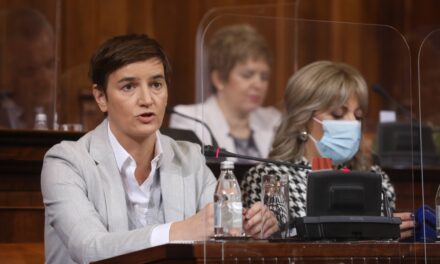 Ana Brnabić a parlament új elnöke