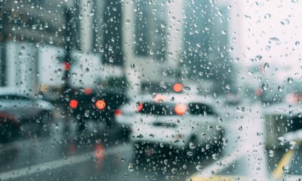 Autót ne mosson, homokos eső eshet hétfőn