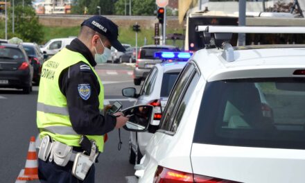 BMW-t foglaltak le a topolyai rendőrök