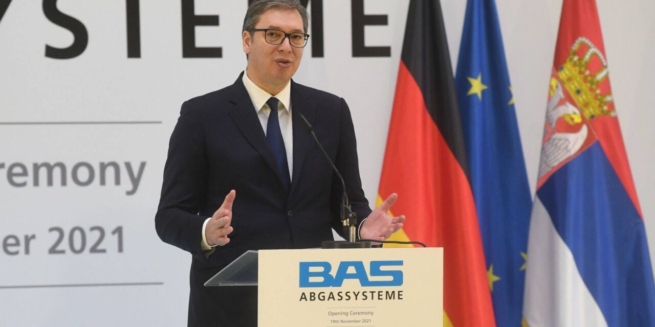 Vučić: Mit akarnak, zavarjuk el a beruházót Nagybecskerekről?