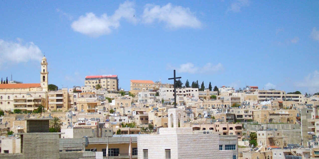 Turisták és zarándokok nélkül tartják az éjféli misét Betlehemben