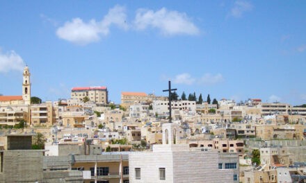 Turisták és zarándokok nélkül tartják az éjféli misét Betlehemben