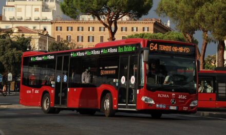 Négyszáz euró büntetést kapott egy oltatlan, miután leszállt a buszról