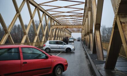 A Hivatalos nyelvhasználat hiánya miatt szűnt meg az eljárás a hídlezárás ügyben