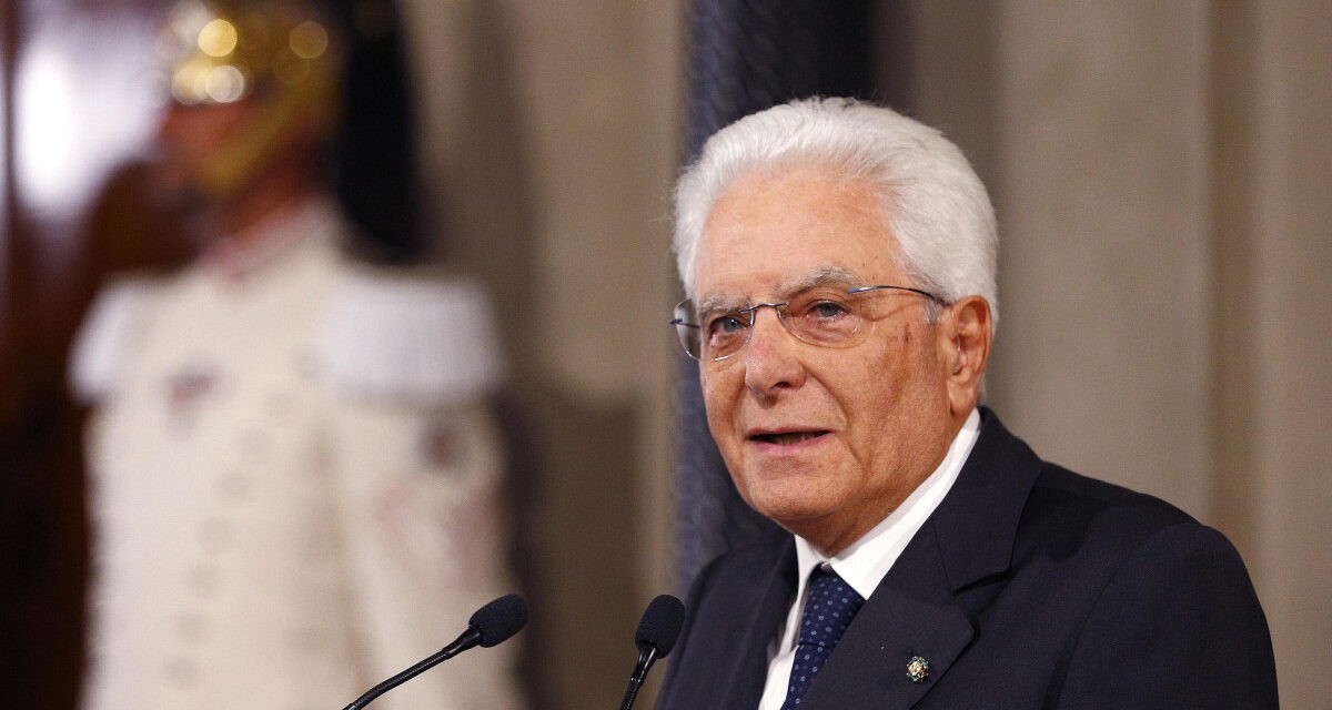 Nem tudtak választani az olaszok, marad a korábbi elnök