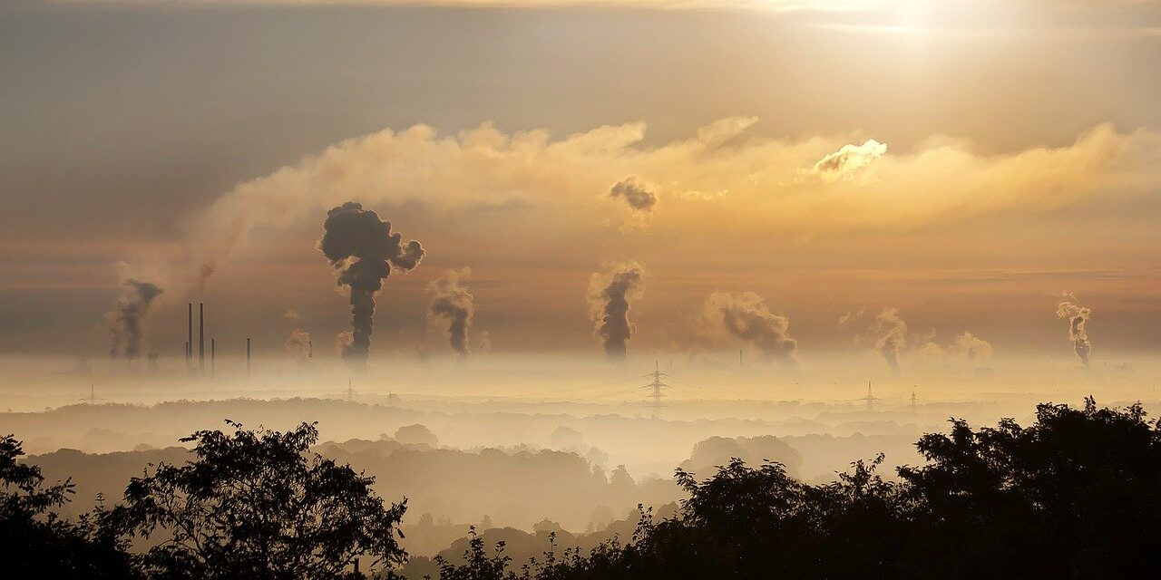 Rájöttek a kutatók, hogyan szűrhetik ki a szén-dioxidot a gyárkémények füstjéből