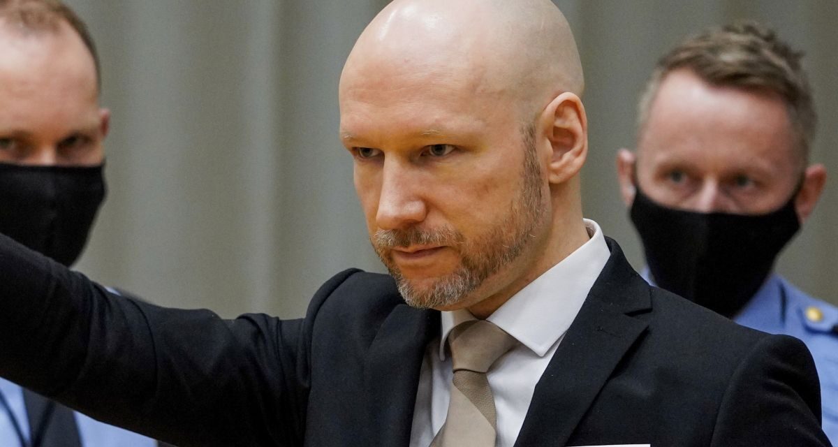 Megkezdődött a tömeggyilkos Breivik meghallgatása szabadlábra helyezése ügyében