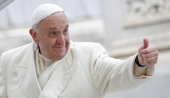 Ferenc pápa: Nem szakad le az ég, ha a püspökök néha megáldanak egy-egy meleg párt