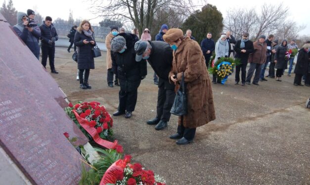 A vesztőhelyen emlékeztek a razzia áldozataira Óbecsén