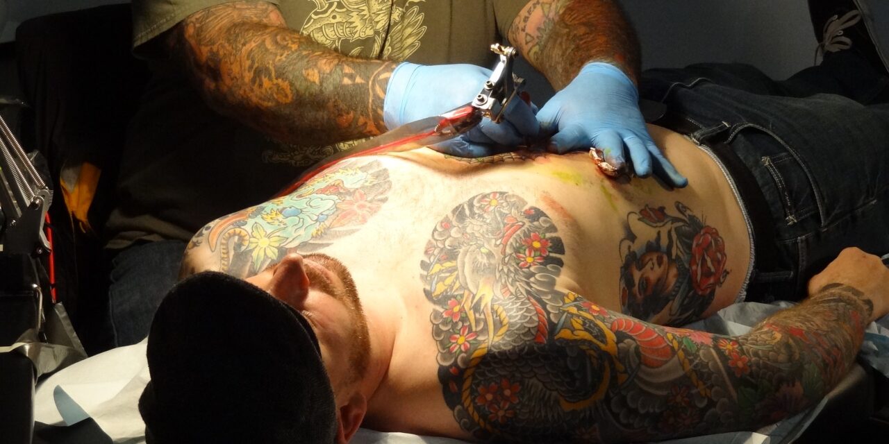 Mintegy négyezer különféle tetoválófestéket tiltott be az Európai Unió