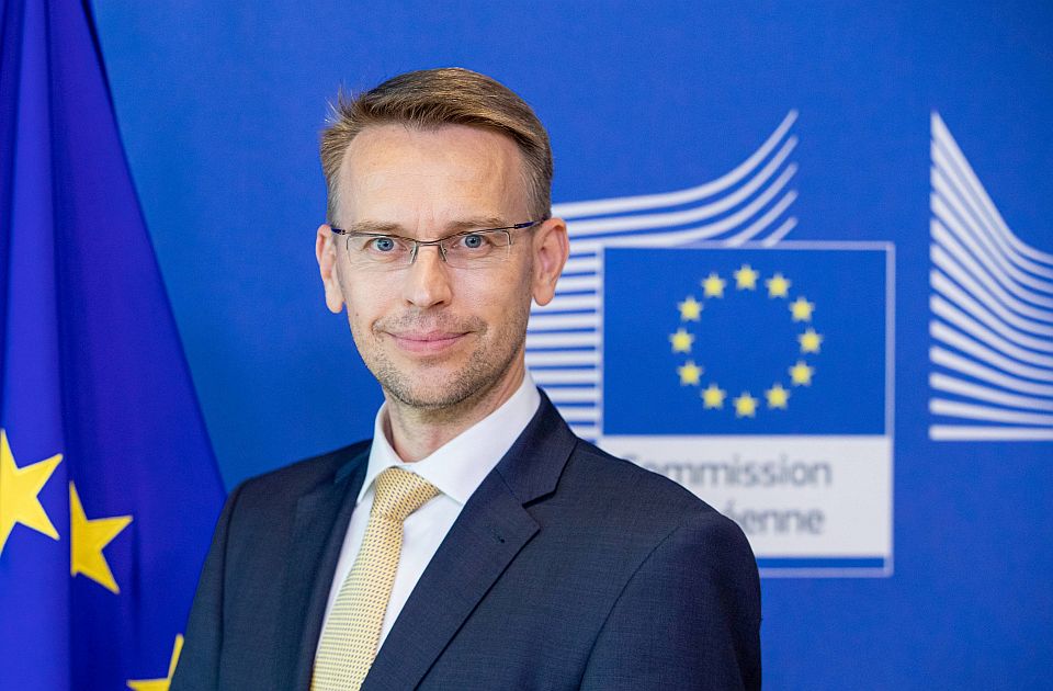 Stano: Az EU azt várja Szerbiától, hogy Brüsszel döntéseivel összhangban cselekedjen