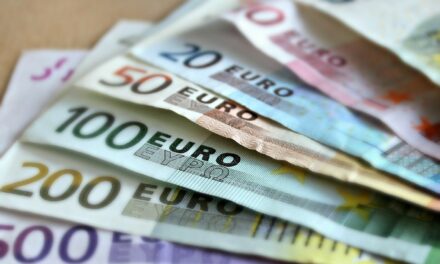 Kelet-Európában 1100 euró körül alakul az átlagbér