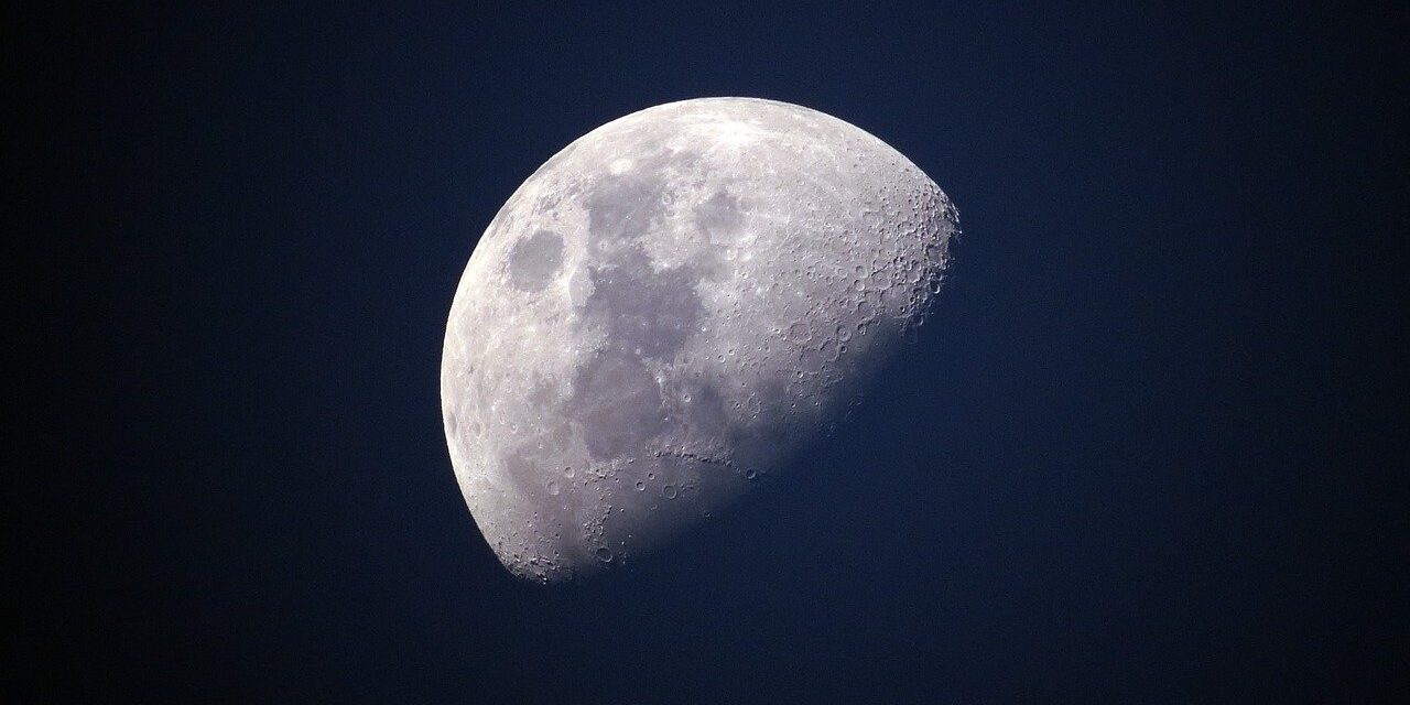 Hold körüli pályára állt a Luna-25 automatikus állomás