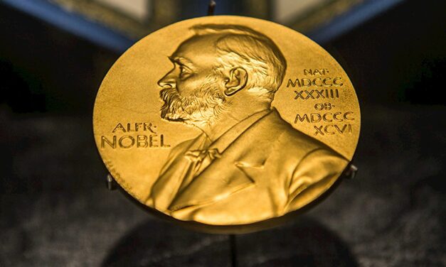 Fehérjéket megfejtő programok kapták a kémiai Nobel-díjat