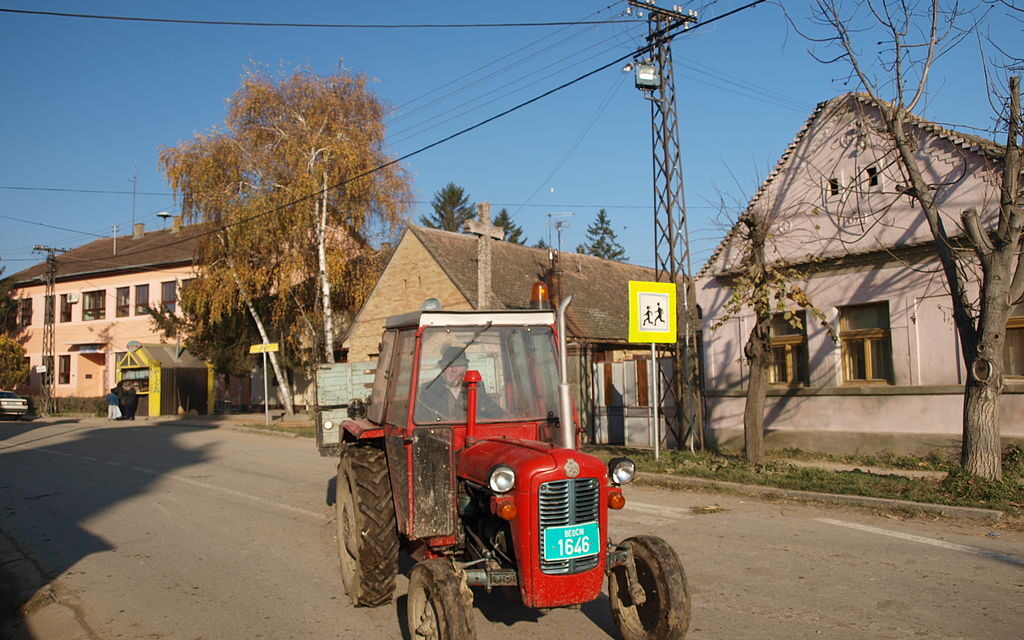 Fogdába vitték a részeg traktoristát, agresszív vezetés miatt indul ellene eljárás