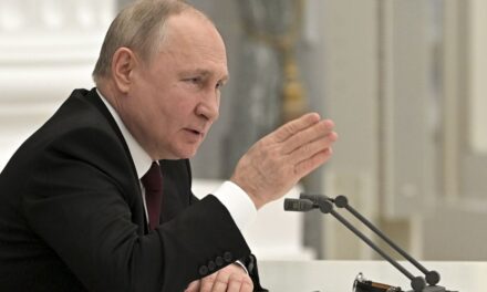 Putyin: Nő a nukleáris háború veszélye, de nem őrültünk meg