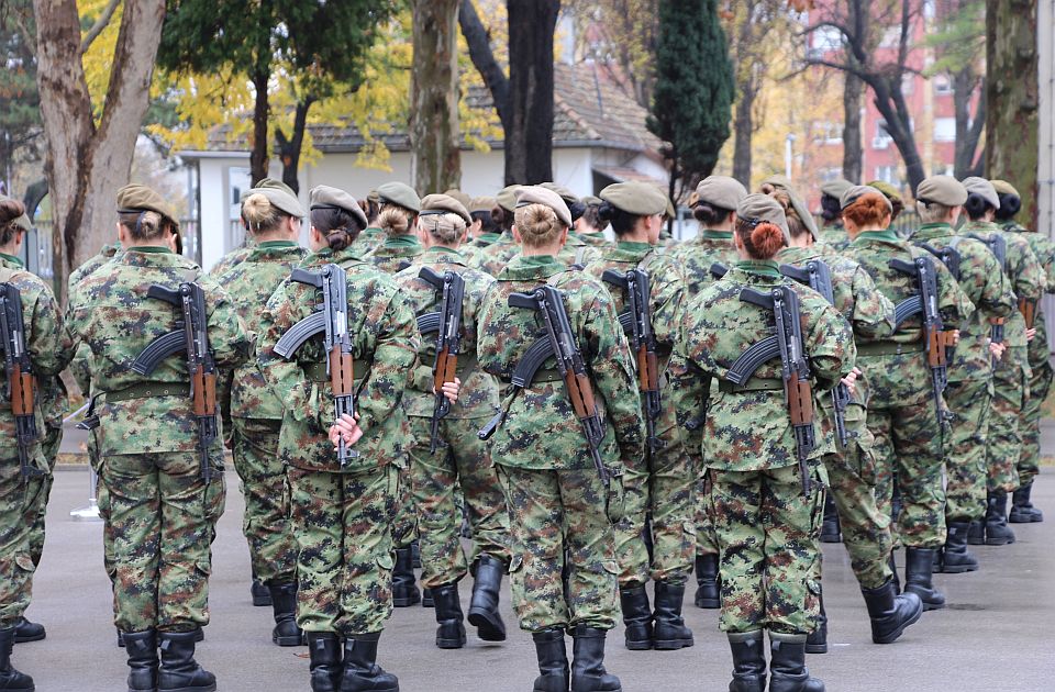Mind több nő lép be a szerbiai hadseregbe