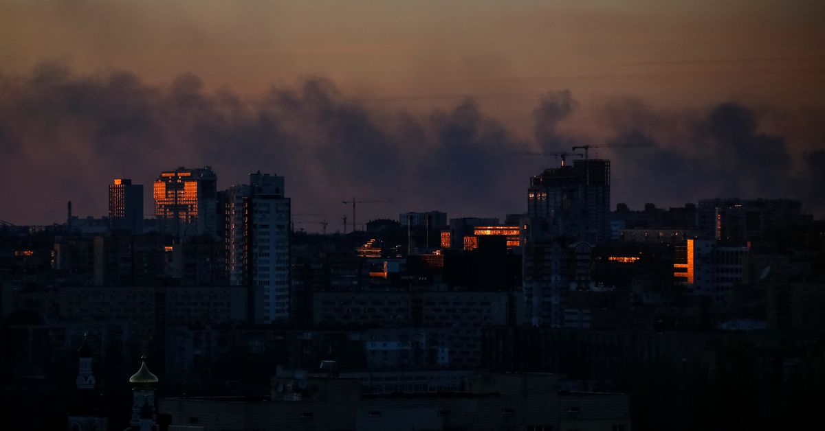 Lakóházakat lőnek Kijevben
