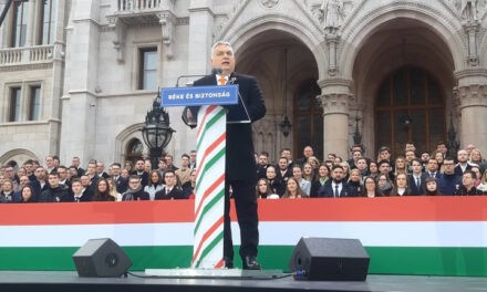 Orbán: Veszély idején az ország együtt dönt a jövőjéről