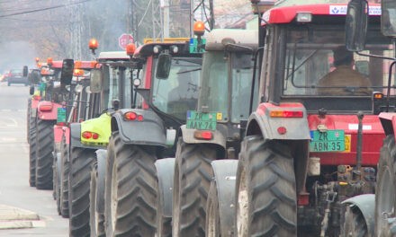 Traktorokkal lassítják a forgalmat a földművesek kedden