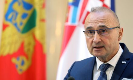 Horvát külügyminiszter: Szerbia viselkedése tarthatatlan, Belgrádnak döntenie kell!