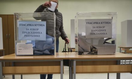 Közvéleménykutatás: Nem lenne többsége Újvidéken a Szerb Haladó Pártnak és a szocialistáknak