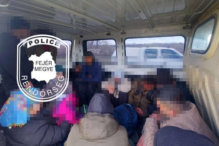 Vasárnap is elfogtak egy szerbiai embercsempészt