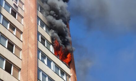 Lángokban a niši egyetemista otthon