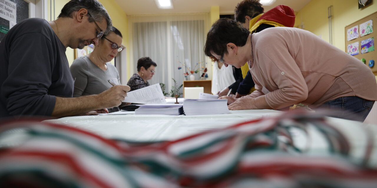 Magyarországon is megnyitottak a szavazókörök