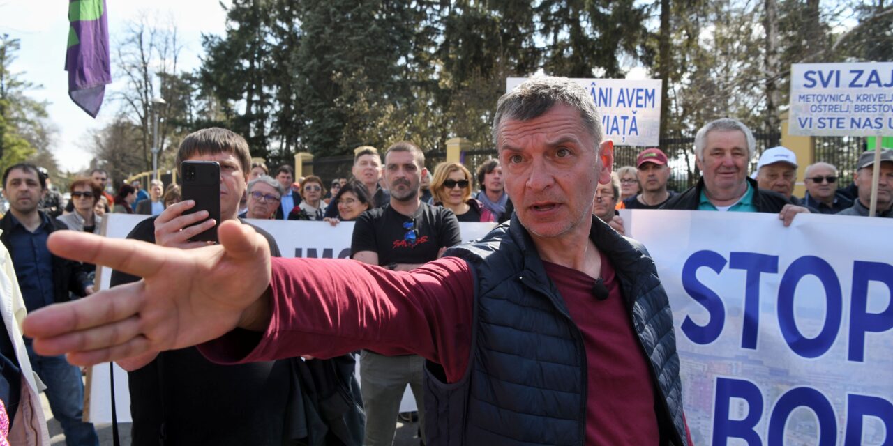 Ćuta: A Nyugat nem engedi az előrehozott választások kiírását, szüksége van Vučićra