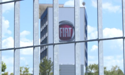 Havi 47.000 dinárt kapnak a Fiat dolgozói, amíg az állam nem talál nekik más munkát