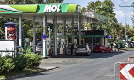 Pénteken tovább csökken az üzemanyagok ára Magyarországon