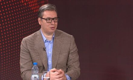 Vučić évek óta ígéri, hogy átadja a pártelnökséget