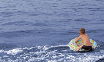 Biztonságos családi nyaralás a víz közelében
