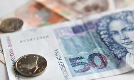 Horvátországban egyes helyeken már euróban is feltüntetik az árakat
