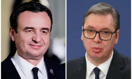 Brüsszelben tárgyalóasztalhoz ült Vučić és Kurti