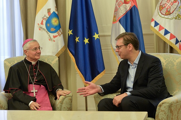 Vučić megköszönte a Vatikánnak, hogy nem ismeri el Koszovó függetlenségét
