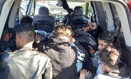 Tíz migránst szállított az autójában egy szerb férfi, elfogták