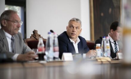 Orbán Viktor vezetésével Védelmi Tanács alakult