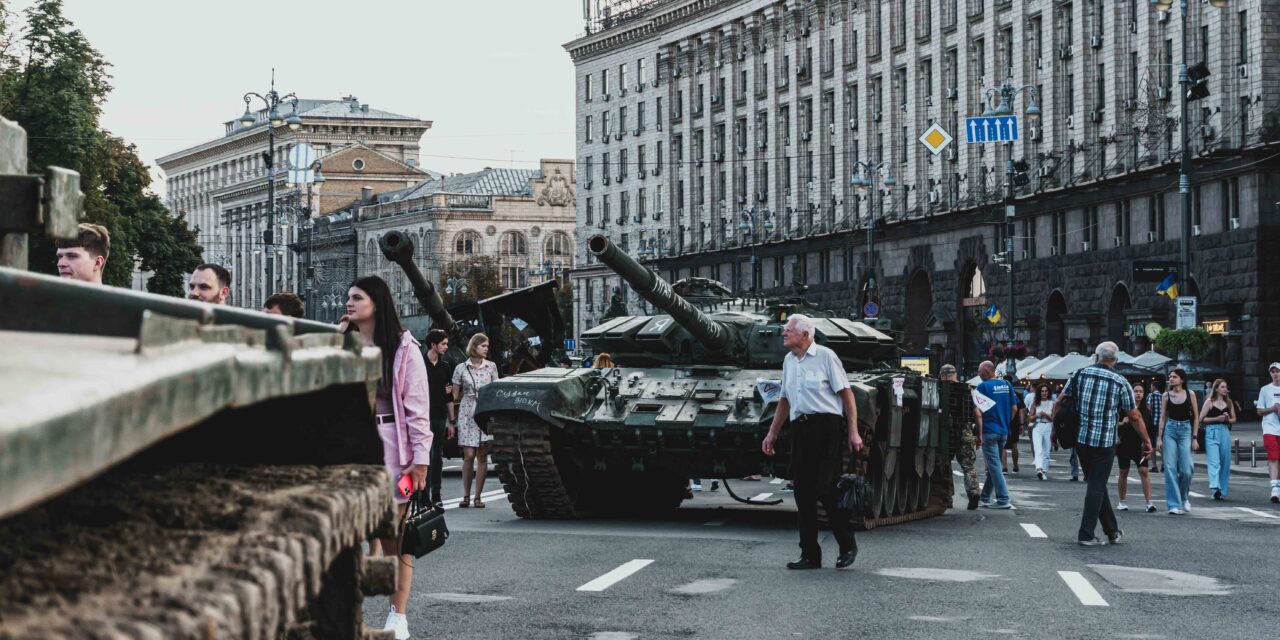 Először találták el az ukrán kormány épületét az oroszok