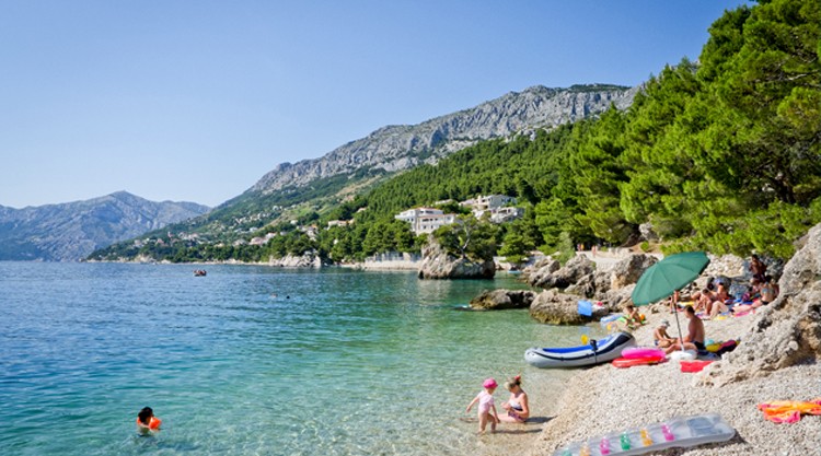 „A szerbiai turisták a horvát tengerparton épp azt csinálják, ami Vučević rémálma”
